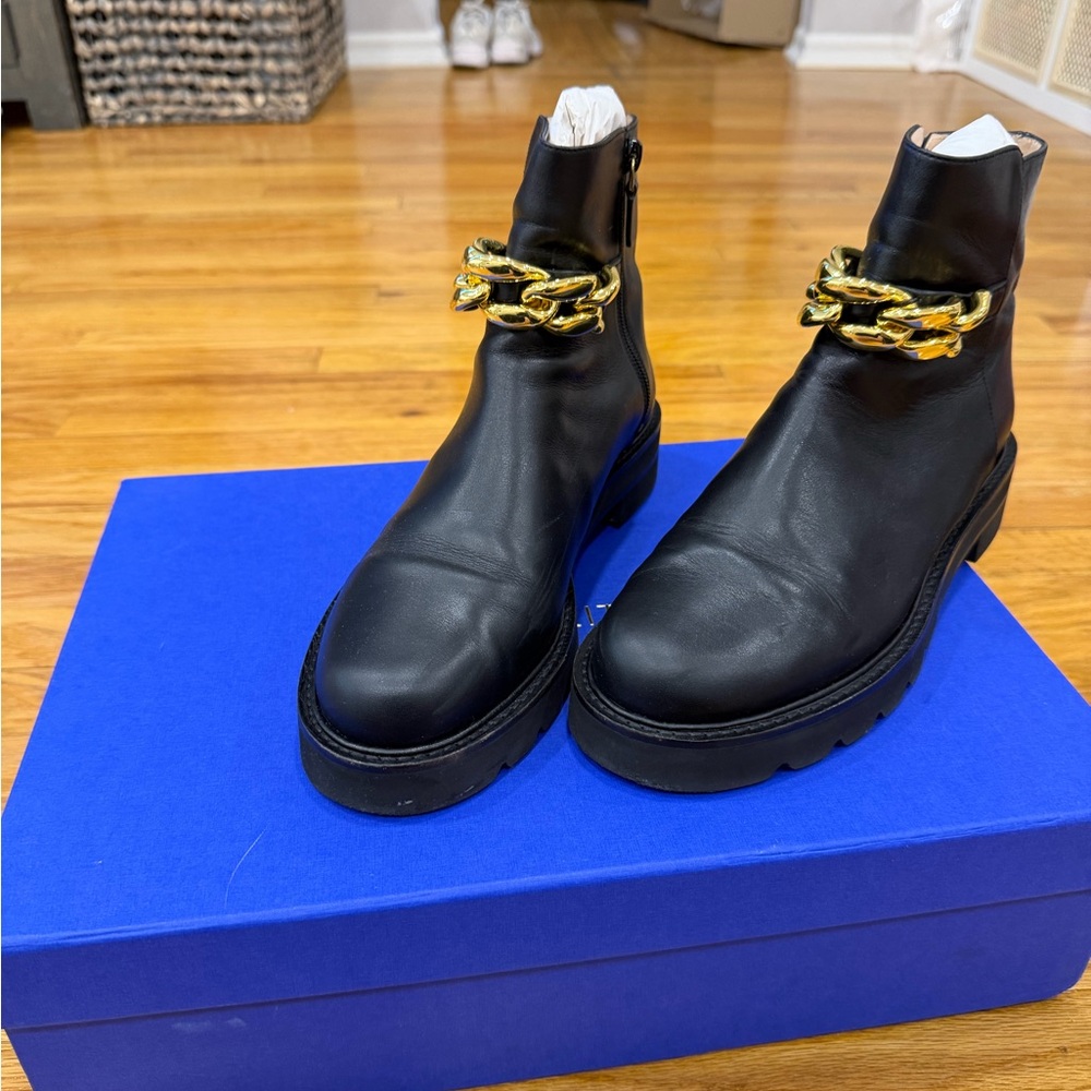 Stuart Weitzman Chain Lift Bootie Gold Chain Ankle Boots Size 39 / 8.5